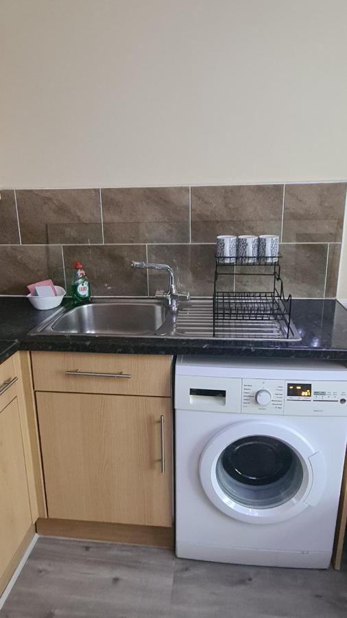 Entire 2 Bedroom Home/Flat In London, Central Line Eksteriør bilde