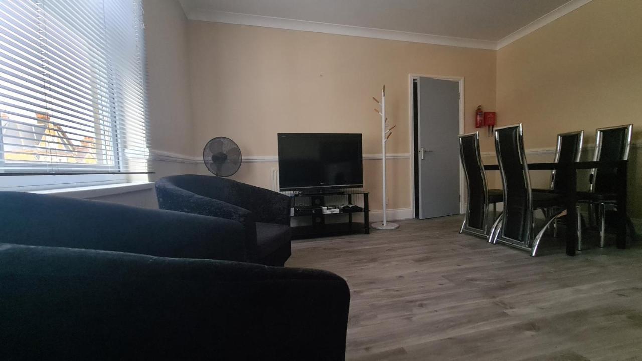 Entire 2 Bedroom Home/Flat In London, Central Line Eksteriør bilde
